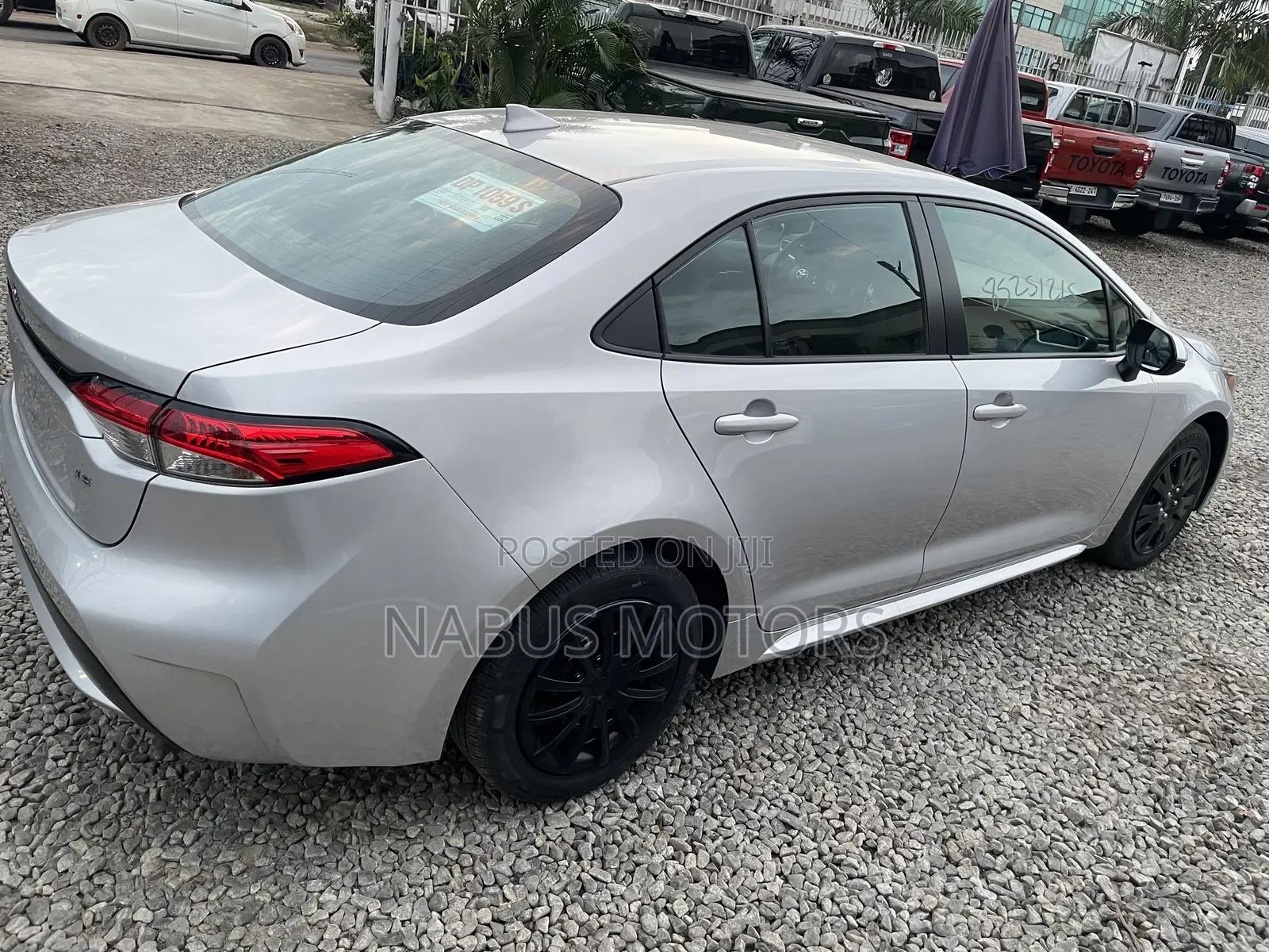 Toyota Corolla LE 2020 Silver