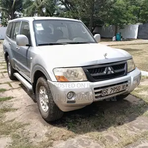 Mitsubishi Pajero 2002 Silver