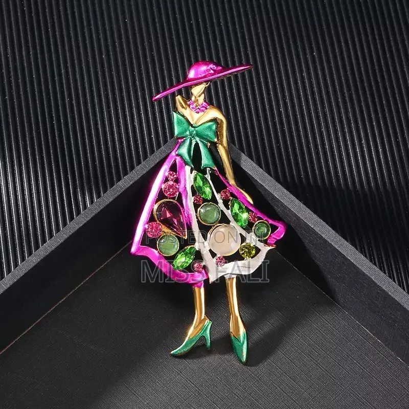 Parisienne Couture Brooch