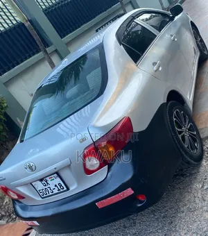 Toyota Corolla 2010 Silver