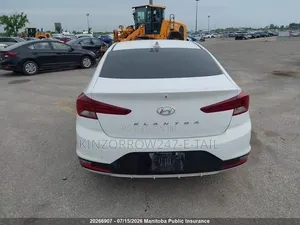 Hyundai Elantra Value Edition 2019 White