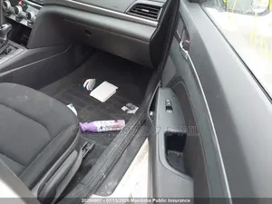 Hyundai Elantra Value Edition 2019 White