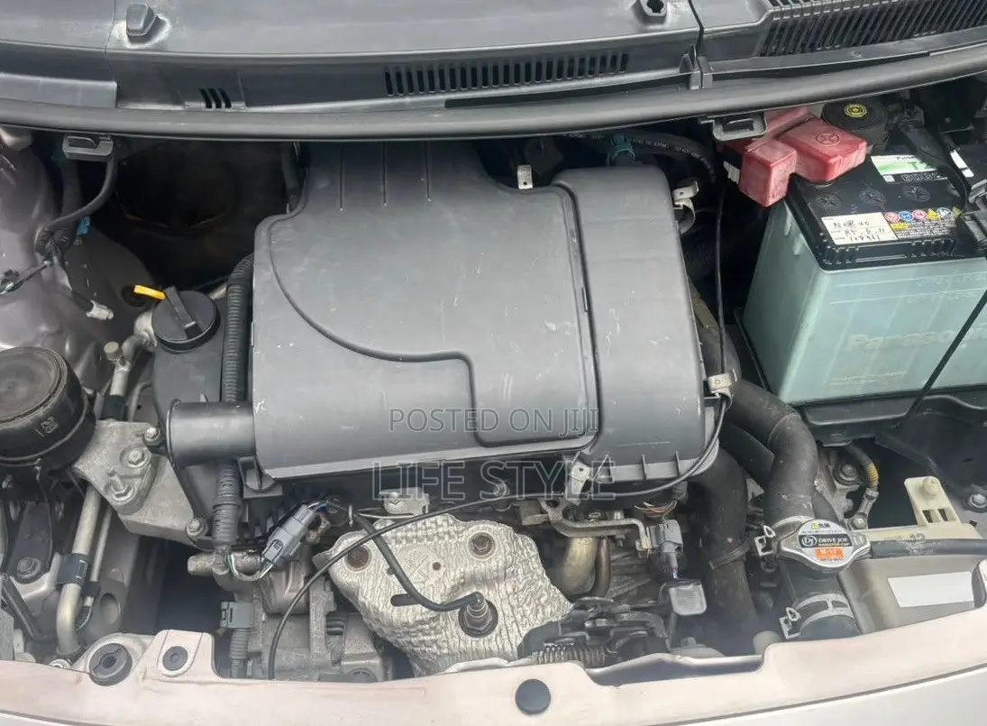 Toyota Vitz 1.0 FWD 3dr 2010 Silver