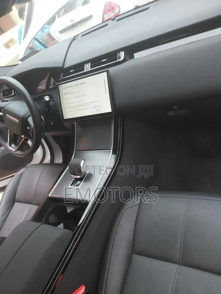 Land Rover Range Rover Velar P250 Dynamic SE 2025 White