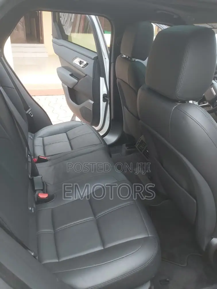 Land Rover Range Rover Velar P250 Dynamic SE 2025 White