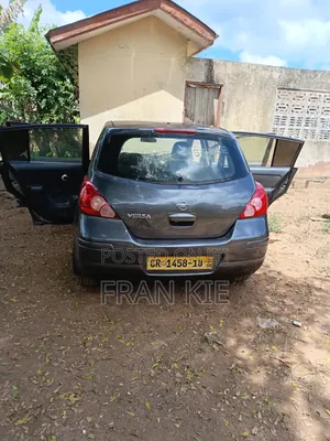 Nissan Versa 2008 Gray