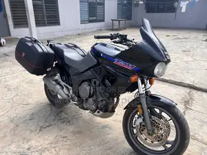 Yamaha 1990 Black