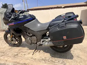 Yamaha 1990 Black
