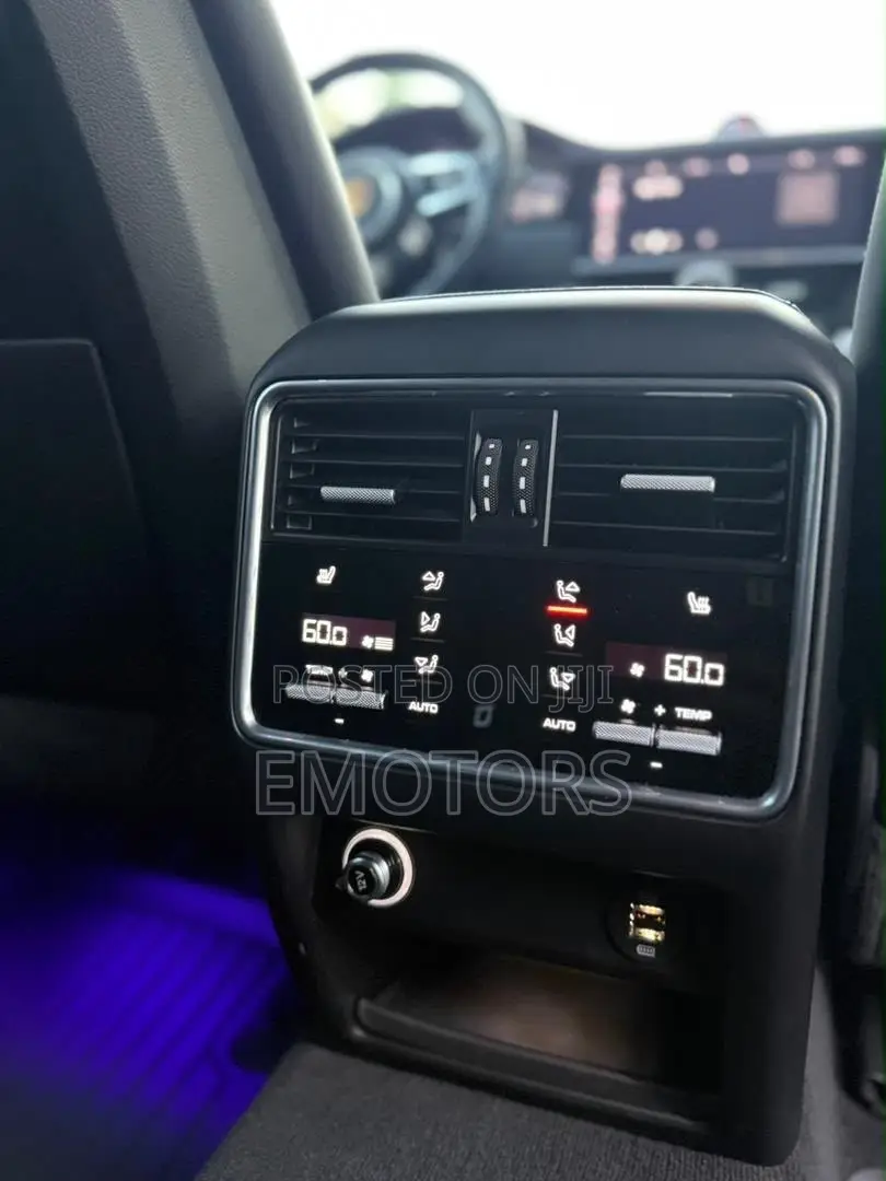 Porsche Cayenne Base AWD 2020 Gray
