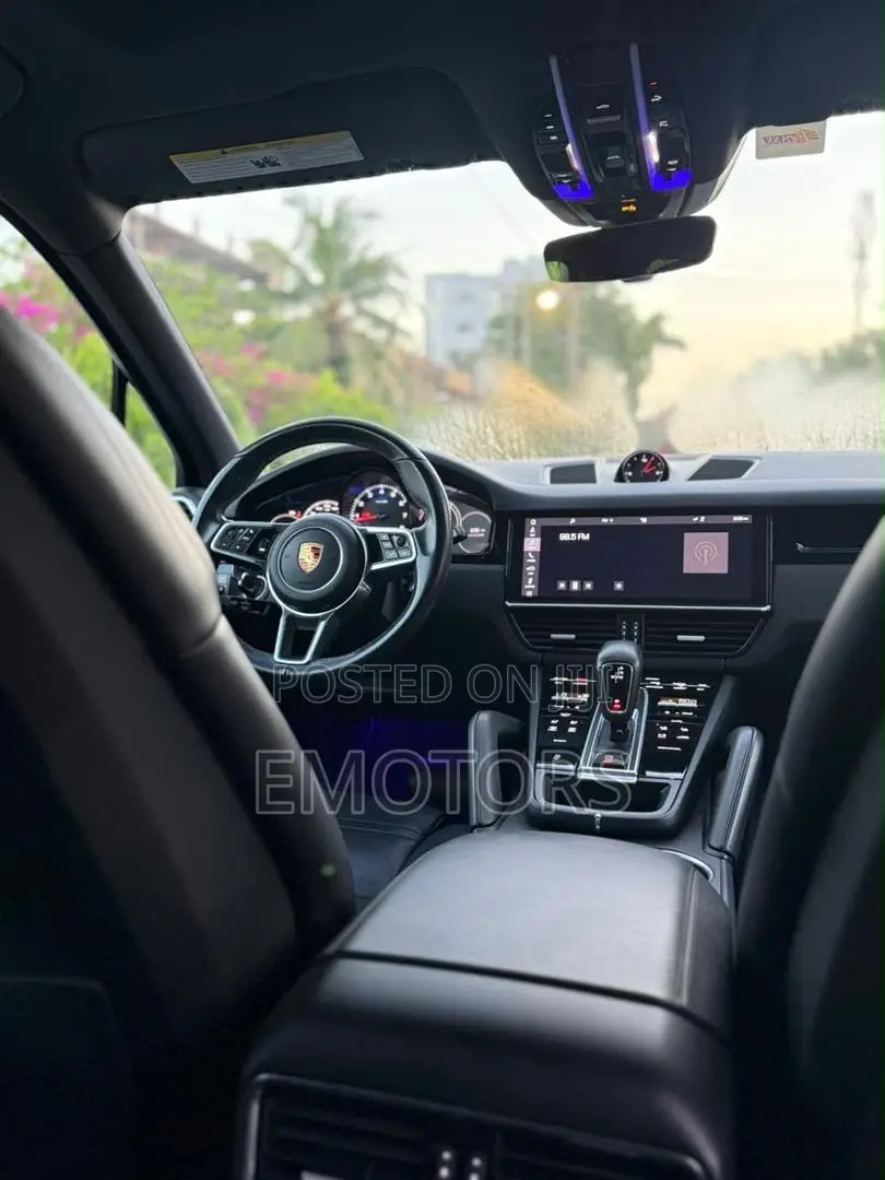 Porsche Cayenne Base AWD 2020 Gray