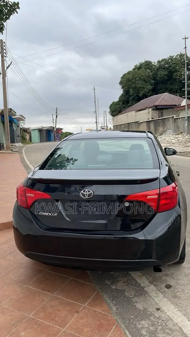 Toyota Corolla LE Eco (1.8L 4cyl 2A) 2018 Black