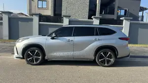 Toyota Highlander XSE 2021 Silver