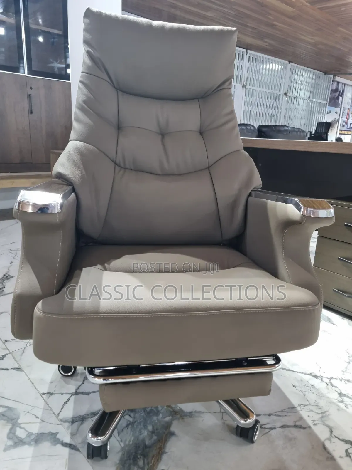 High-Back Executive Boss Chair With Retractable Footrest