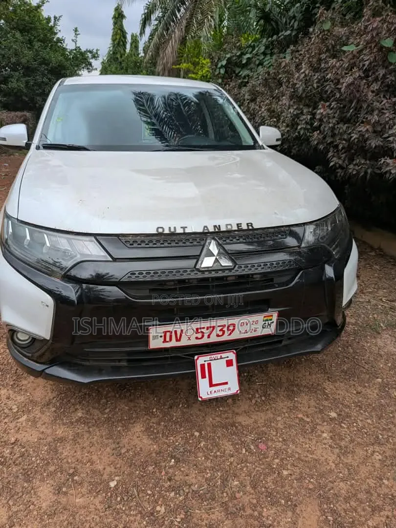 Mitsubishi Outlander Sport 2017 White