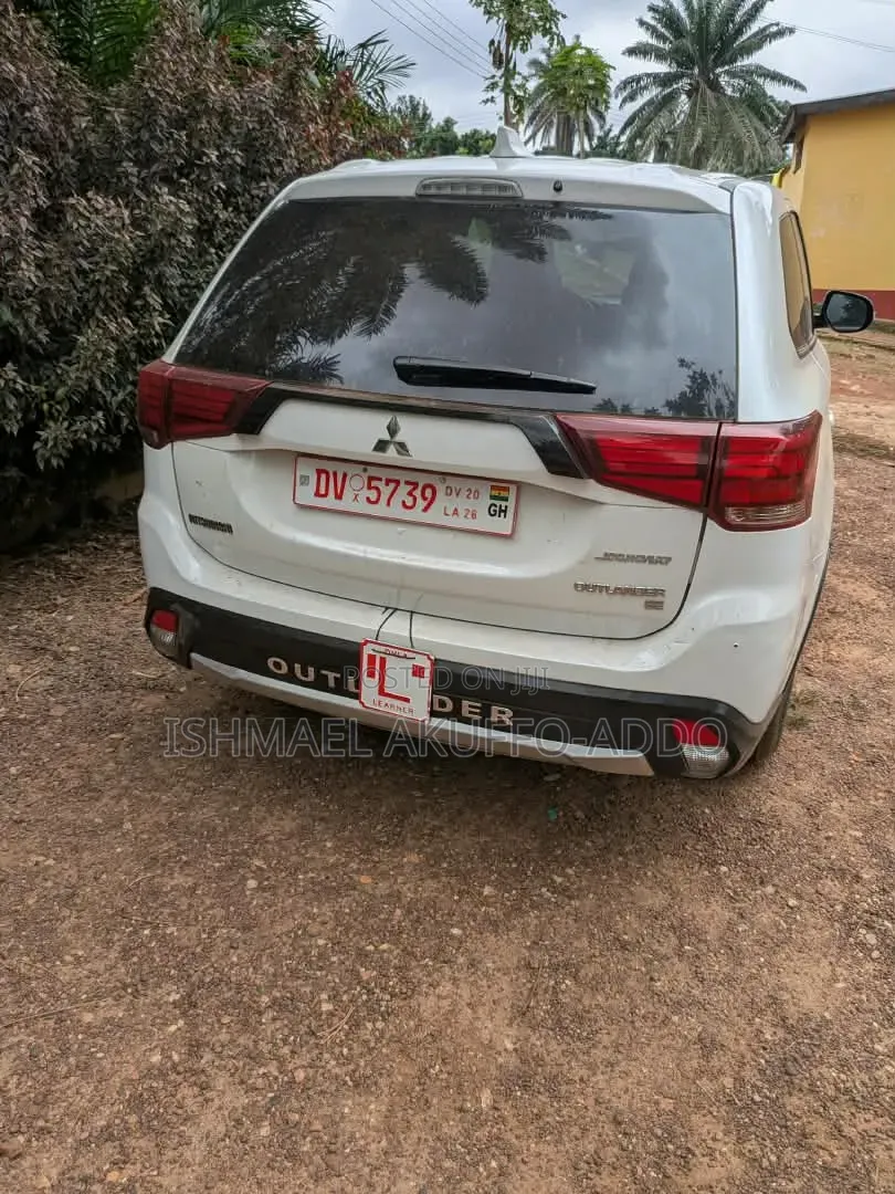 Mitsubishi Outlander Sport 2017 White