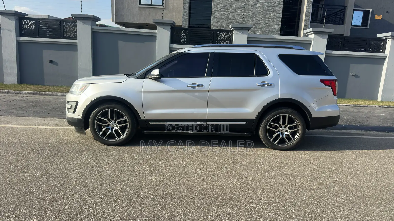 Ford Explorer Limited 4dr SUV AWD (3.5L 6cyl 6A) 2016 Silver