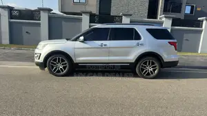 Ford Explorer Limited 4dr SUV AWD (3.5L 6cyl 6A) 2016 Silver