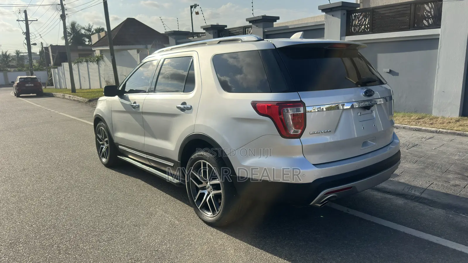 Ford Explorer Limited 4dr SUV AWD (3.5L 6cyl 6A) 2016 Silver