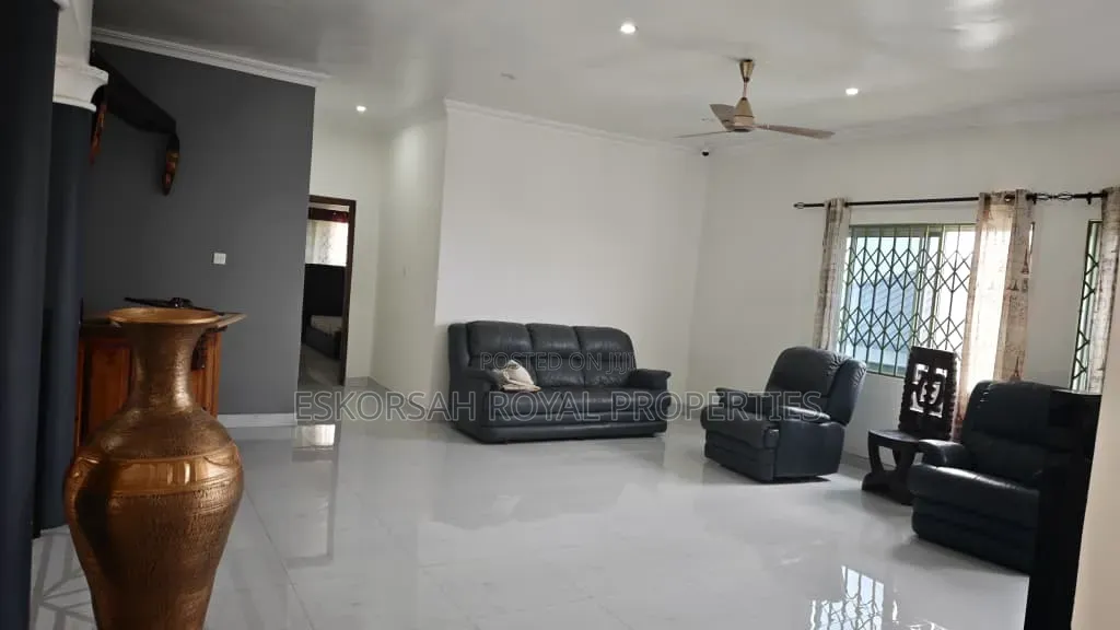 5bdrm House in Abui, Aburi for sale