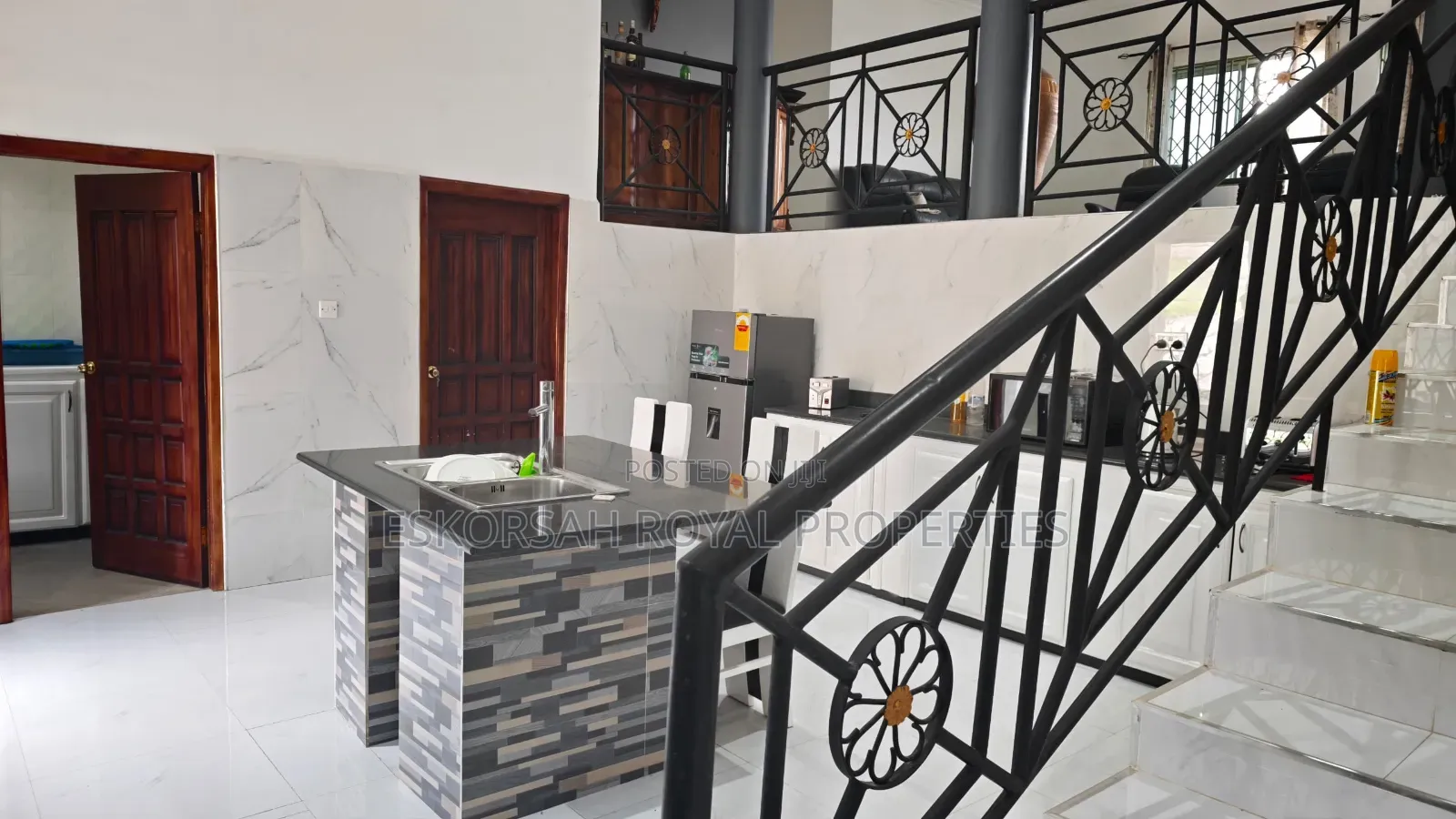 5bdrm House in Abui, Aburi for sale
