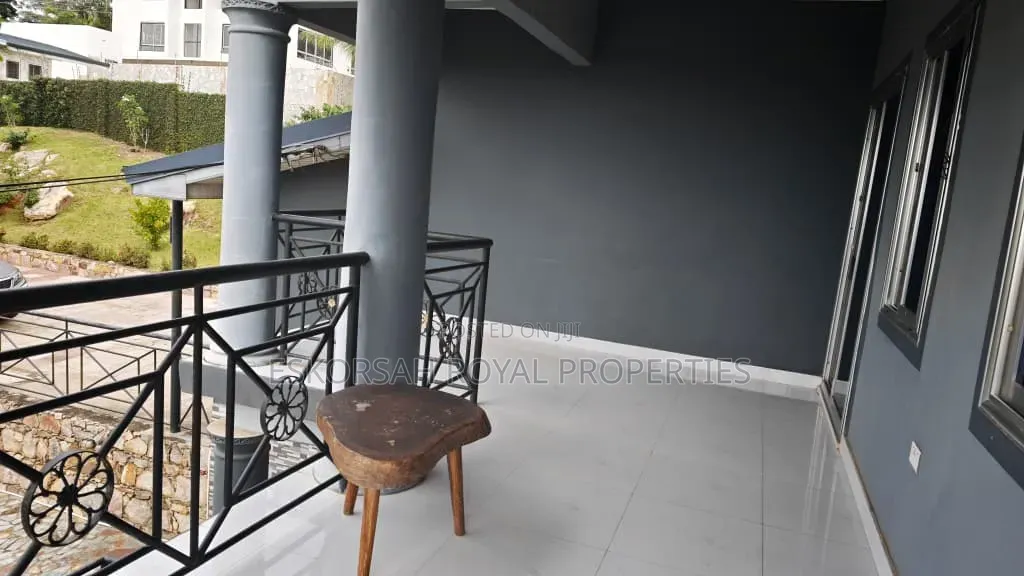 5bdrm House in Abui, Aburi for sale