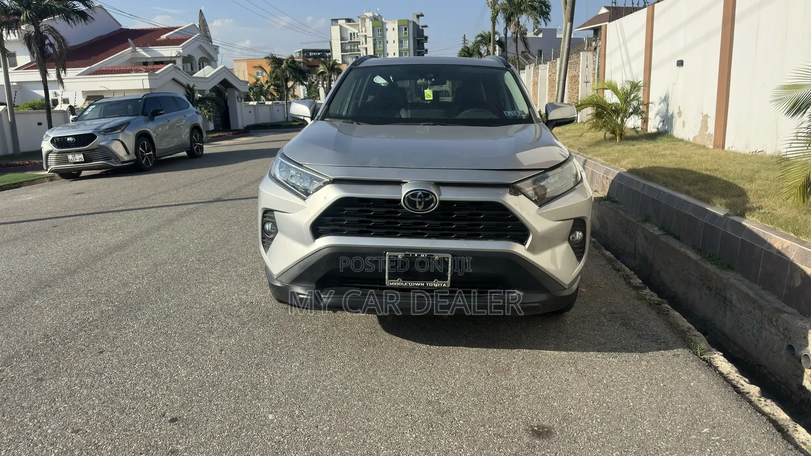 Toyota RAV4 XLE 2021 Silver