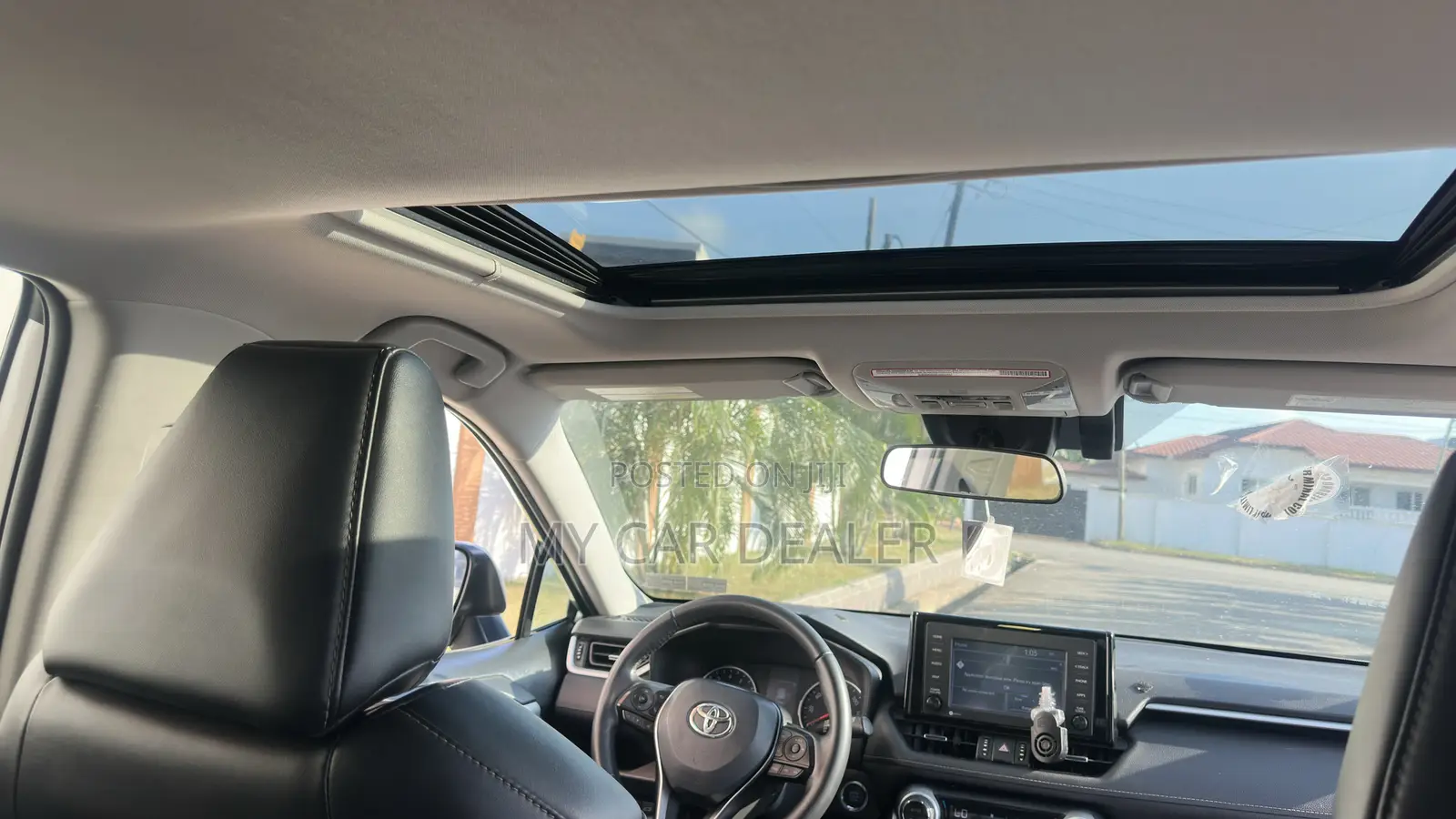 Toyota RAV4 XLE 2021 Silver