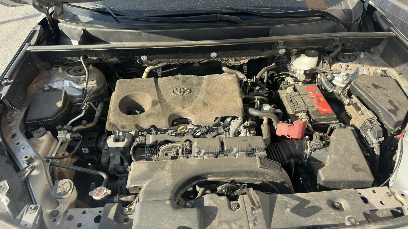 Toyota RAV4 XLE 2021 Silver