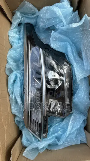 Original Kia Seltos Driver Side Headlight With the Bulb