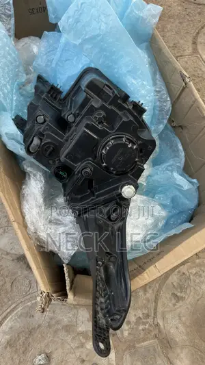 Original Kia Seltos Driver Side Headlight With the Bulb