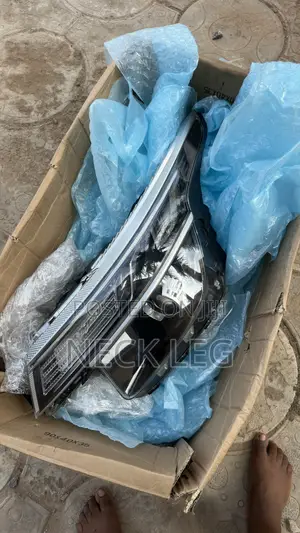 Original Kia Seltos Driver Side Headlight With the Bulb