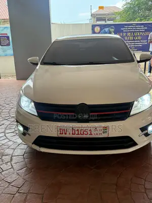 Volkswagen Passat SE 4dr Sedan (1.8L 4cyl Turbo 6A) 2015 White