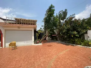5bdrm House in Adjiringanor Ability for sale
