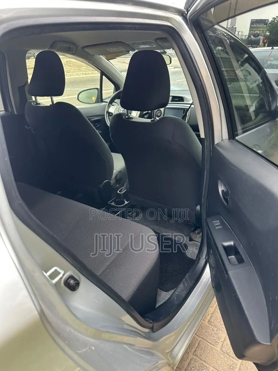 Toyota Vitz 1.3 AWD 5dr 2014 Silver