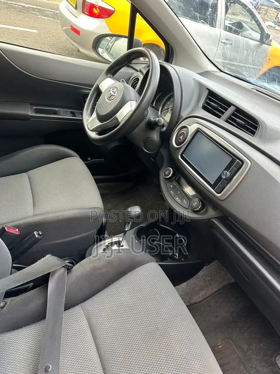 Toyota Vitz 1.3 AWD 5dr 2014 Silver
