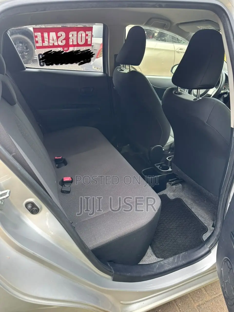 Toyota Vitz 1.3 AWD 5dr 2014 Silver