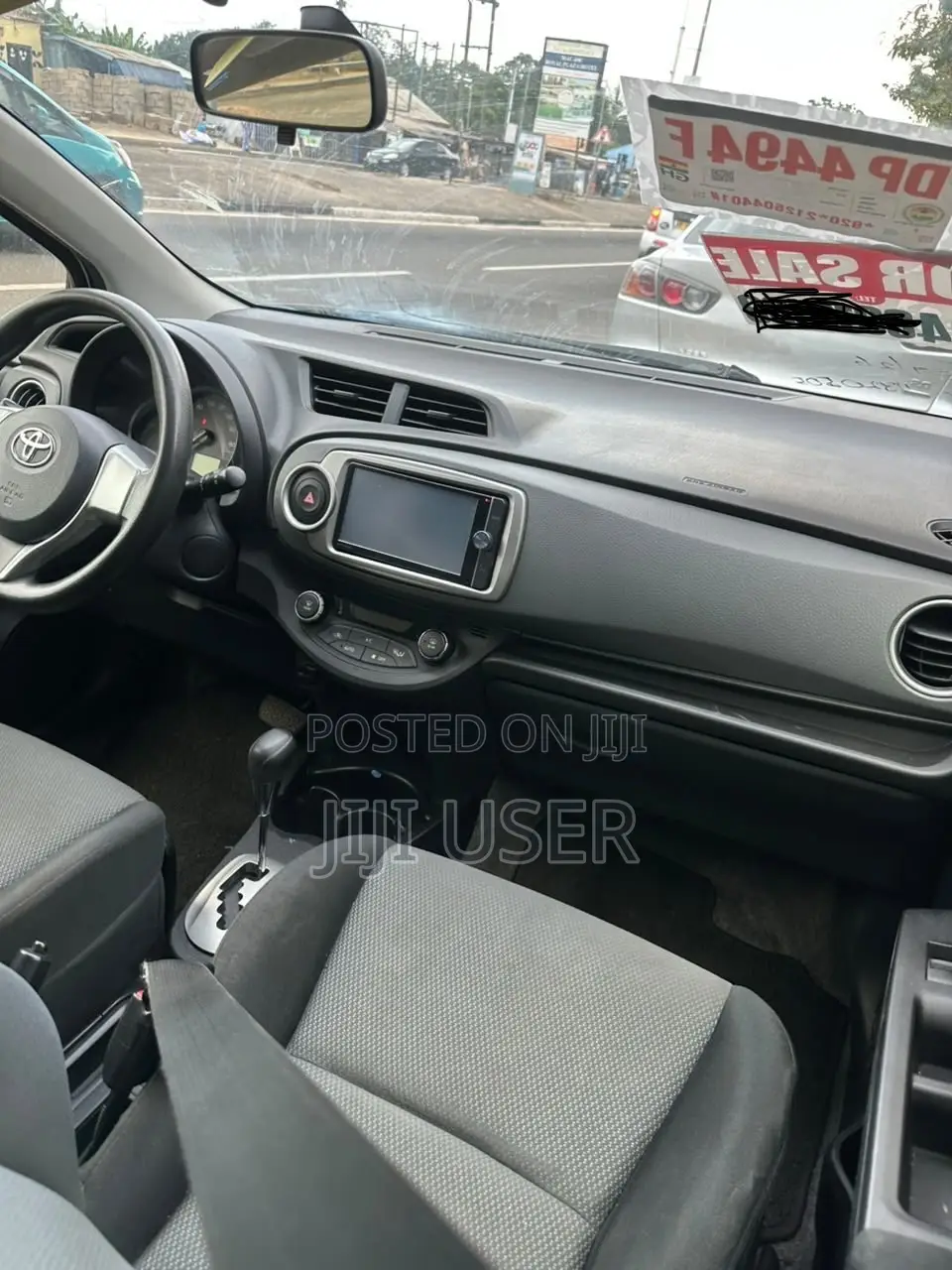 Toyota Vitz 1.3 AWD 5dr 2014 Silver