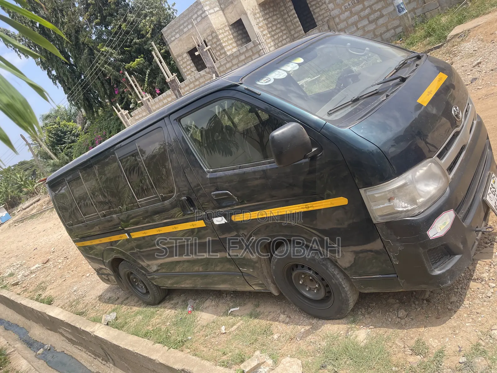 Toyota HiAce 2011 Green