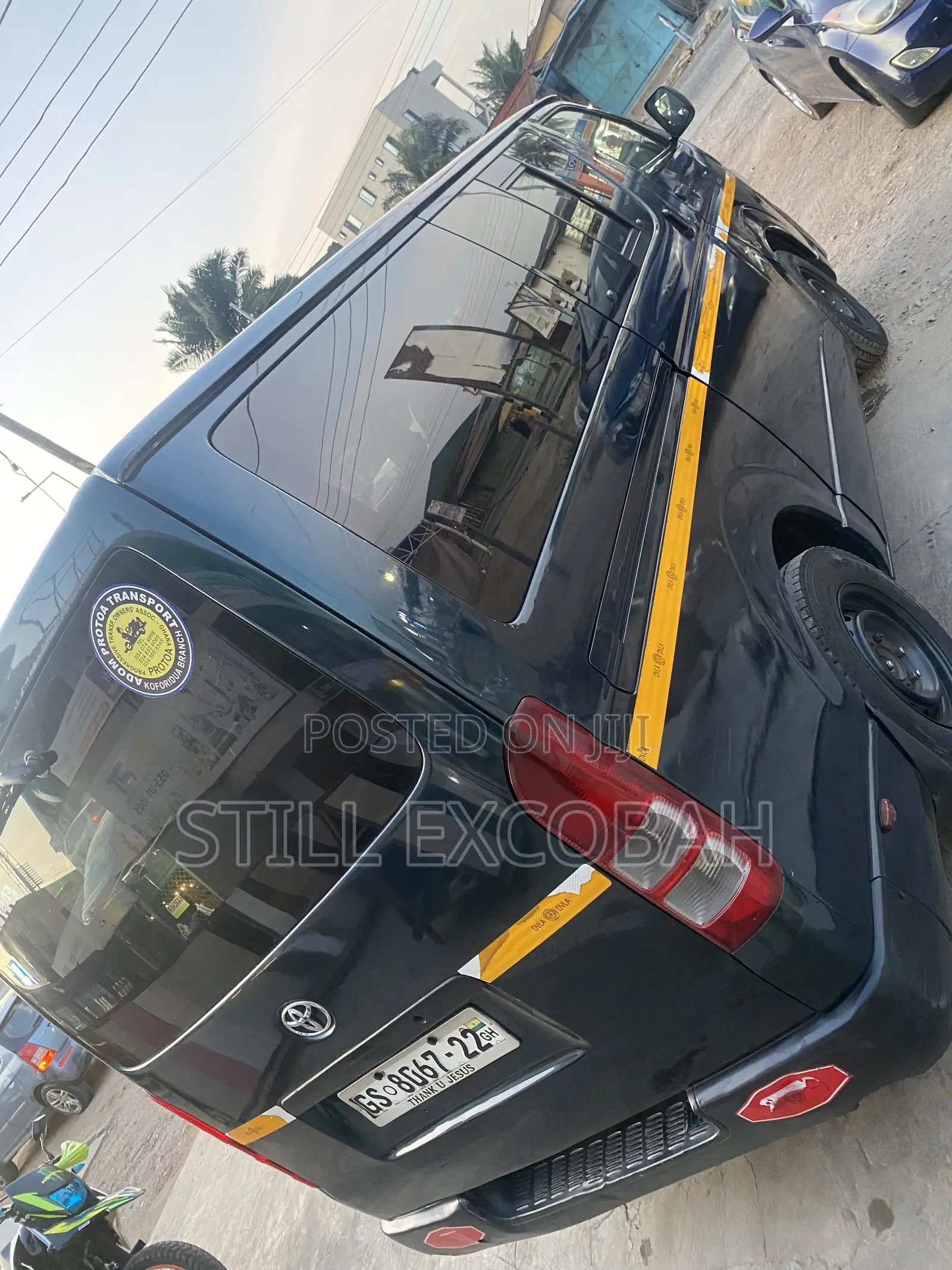 Toyota HiAce 2011 Green