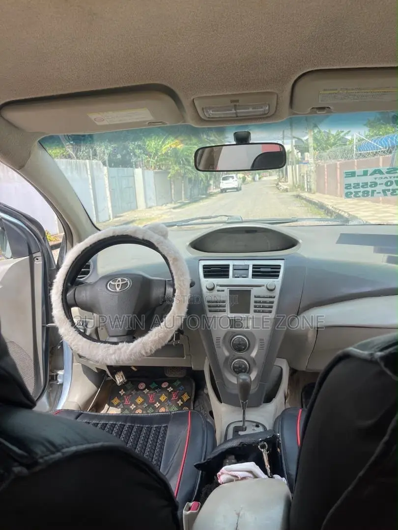 Toyota Belta 2010 Blue