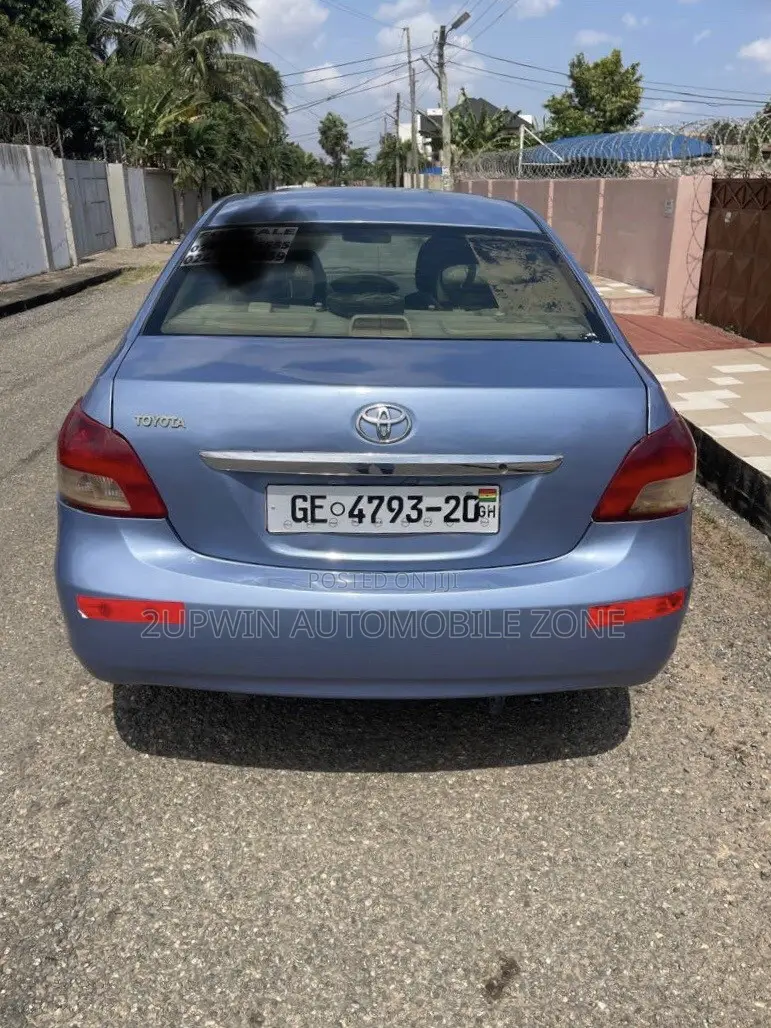 Toyota Belta 2010 Blue