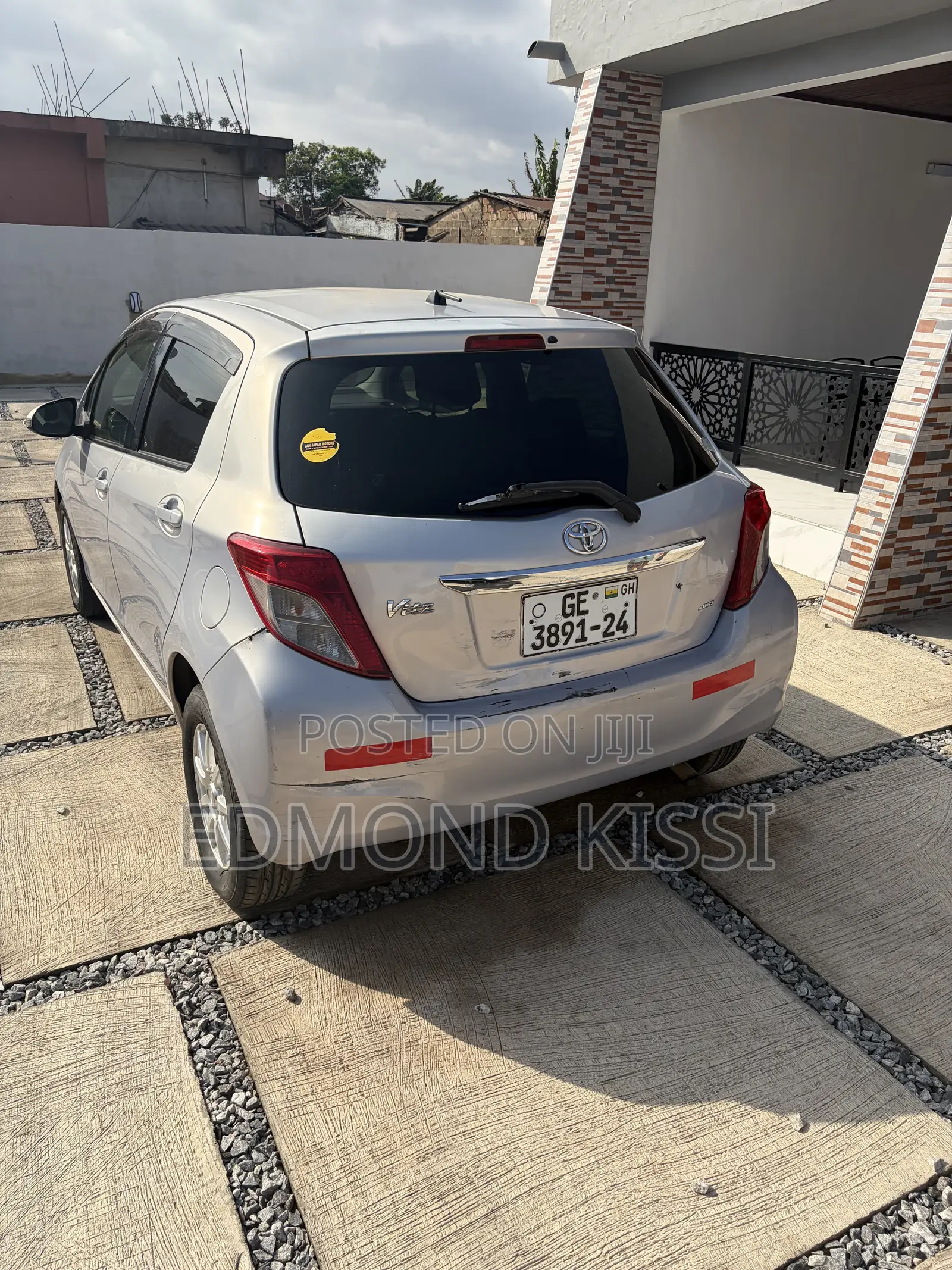 Toyota Vitz 2014 Silver