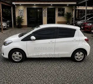 Toyota Vitz 1.0 FWD 3dr 2013 White