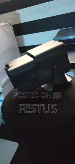 Hy320 Projector