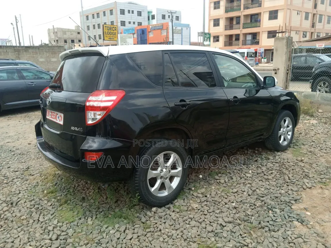 Toyota RAV4 2010 Black
