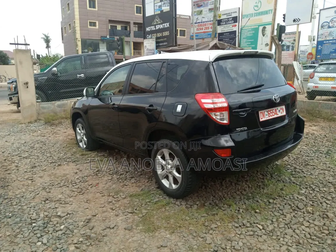 Toyota RAV4 2010 Black