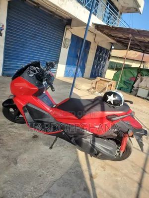 Honda Forza 2011 Red