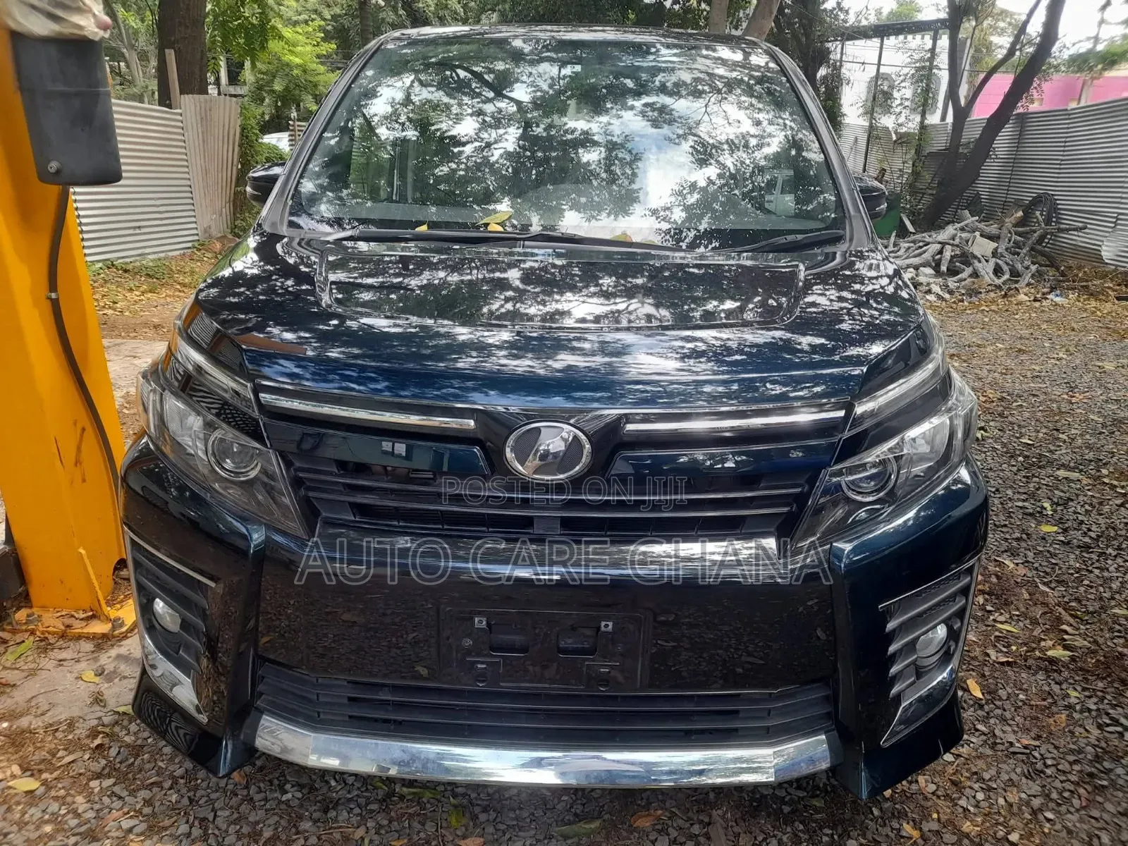 Toyota Voxy X 2WD 7-Seater 2015 Blue