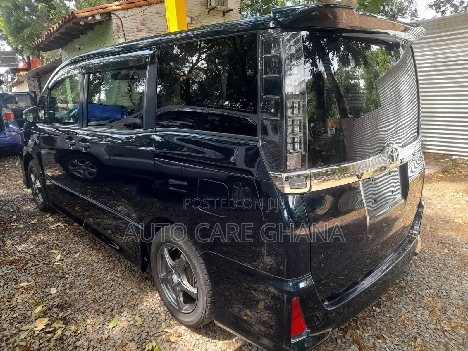 Toyota Voxy X 2WD 7-Seater 2015 Blue