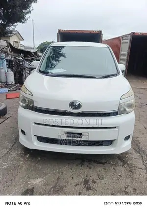 Toyota Voxy 2013 White